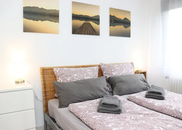 Riesling - Helle Und Grosszuegige Mit Guter Anbindung Mayence